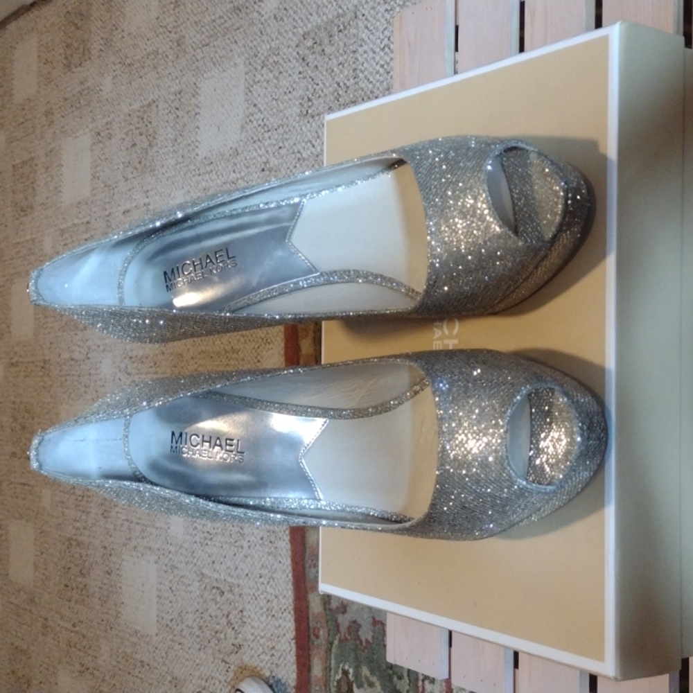 Michael kors glitter heel with box